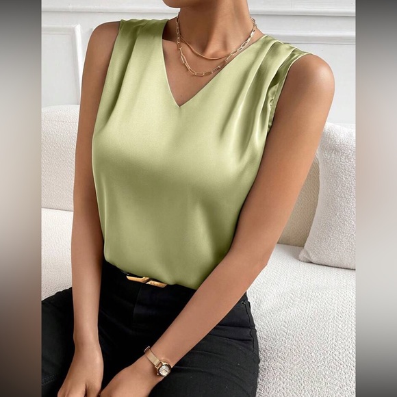 Luxe V neck sleeveless blouse - Picture 9 of 16